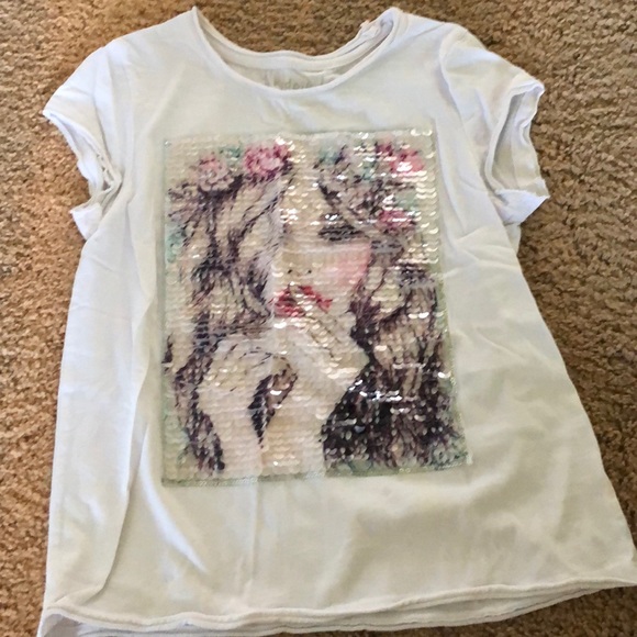 Kids size medium shirts - Picture 3 of 4